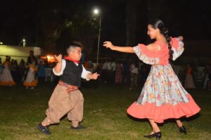 NOCHE DE ARTISTAS